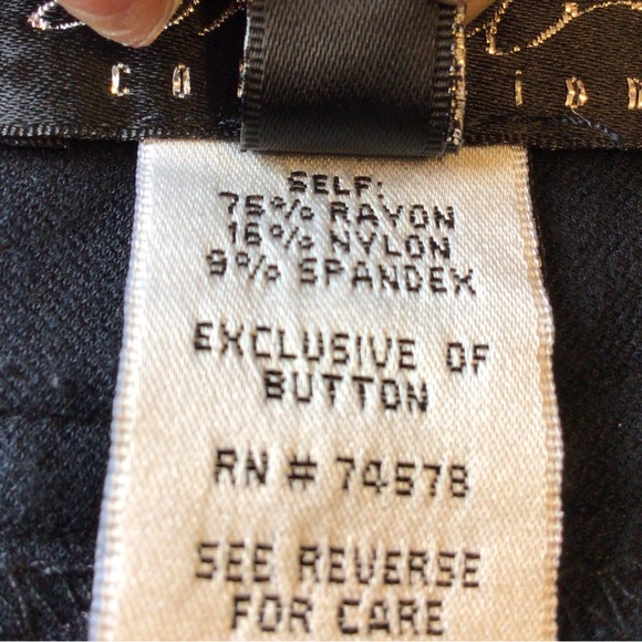 CACHE SIZE 6 BLACK PONTE SHORTS - Picture 11 of 14